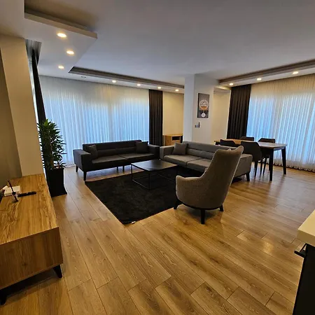 Daire New Flat&large Living Space 2-2 Near By Lara *